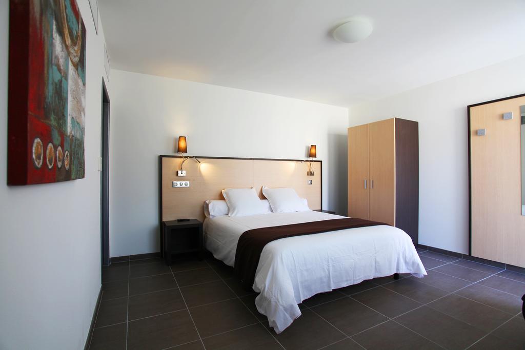 Hotel Restaurant Les Pielettes Le Rove ภายนอก รูปภาพ