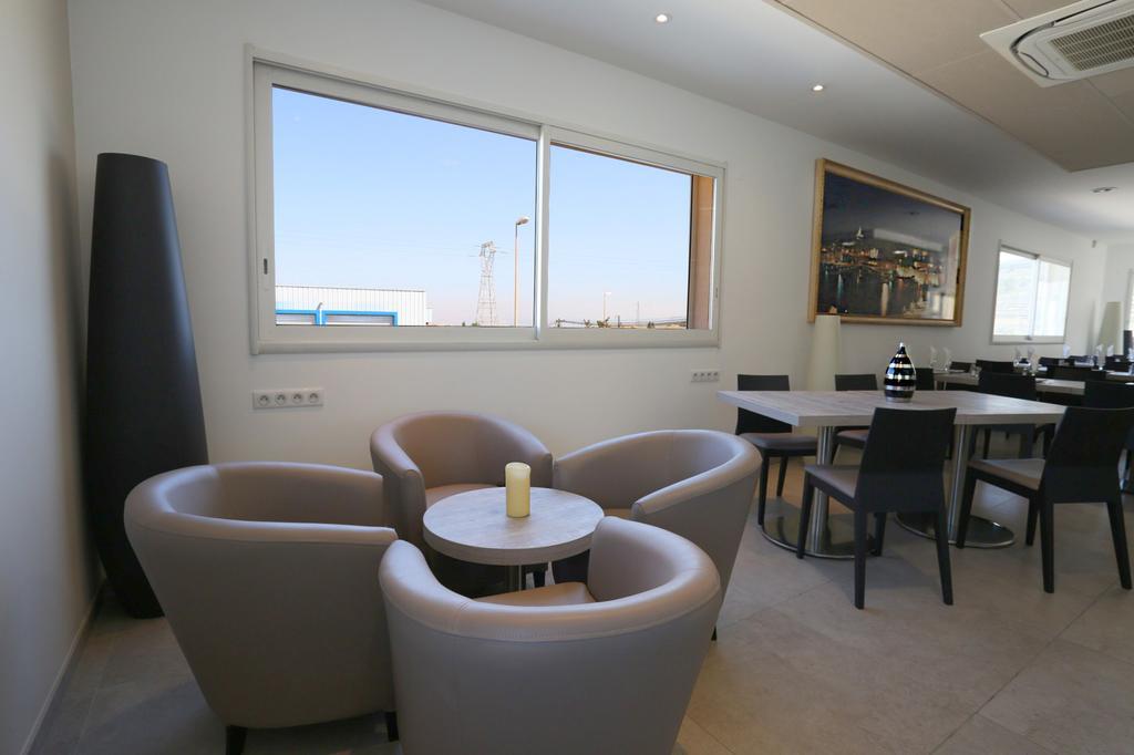 Hotel Restaurant Les Pielettes Le Rove ภายนอก รูปภาพ