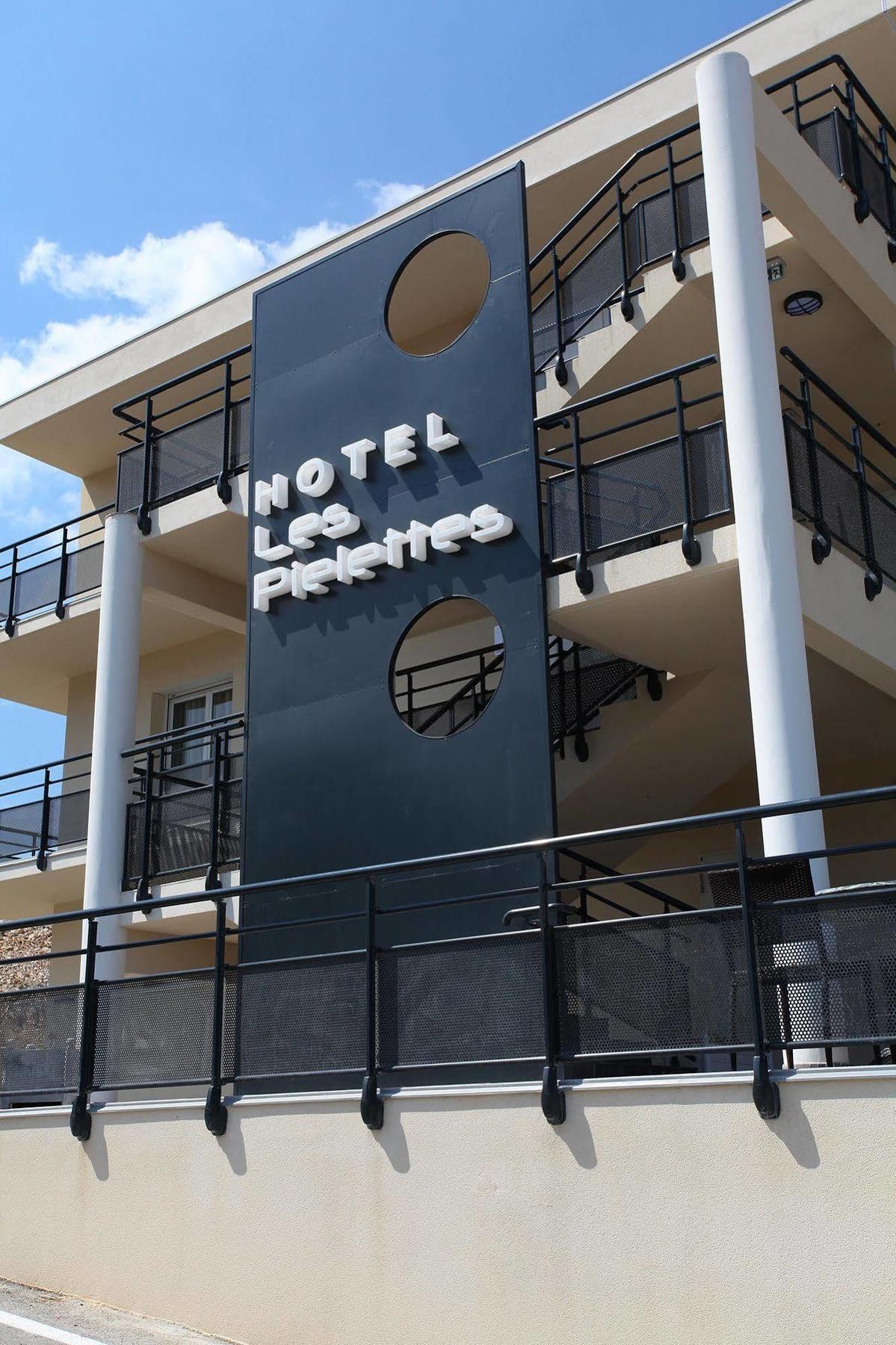 Hotel Restaurant Les Pielettes Le Rove ภายนอก รูปภาพ
